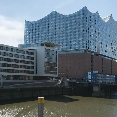 Gaestezimmer An Der Elbphilharmonie Contactless Check In Apartment